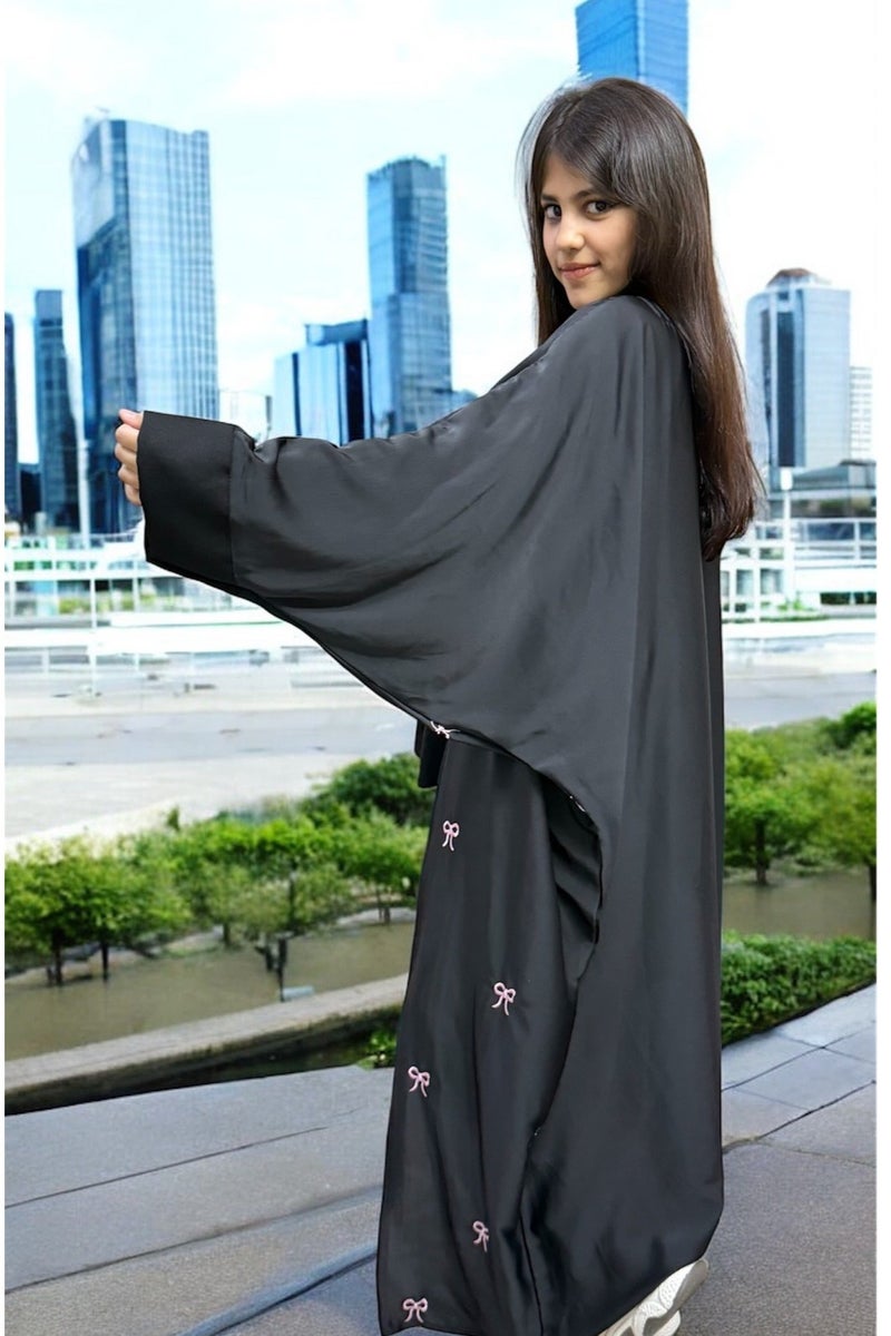 بهنس عبايات للمدرسة وعبايات سن محير | عباية سن محير وعباية السن المحير | عبايات ملونة للعمر المحير وعبيات للعمر المحير | عباية للعمر المحير وعبايات صغار | عبايات صغيرة للبنات تناسب كل ستايل | عباية للقصيرات وعباية للقصيرة | عباية للمدرسة وعبايات للمتوسط | عباية للثنوية وعباية للجامعة | عبايات كشخة فخمة انيقة ناعمة | عباية الهبة ترند بشت خليجية اسود | عبايات للبنات المراهقات وللمراهقات تناسب المدرسة المتوسط - Image 4